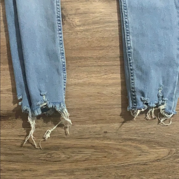 🚨5/$25 Skinny Jeans - Picture 2 of 4